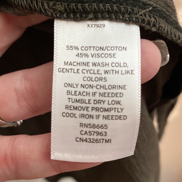 3/4 sleeve button top - Picture 7 of 7